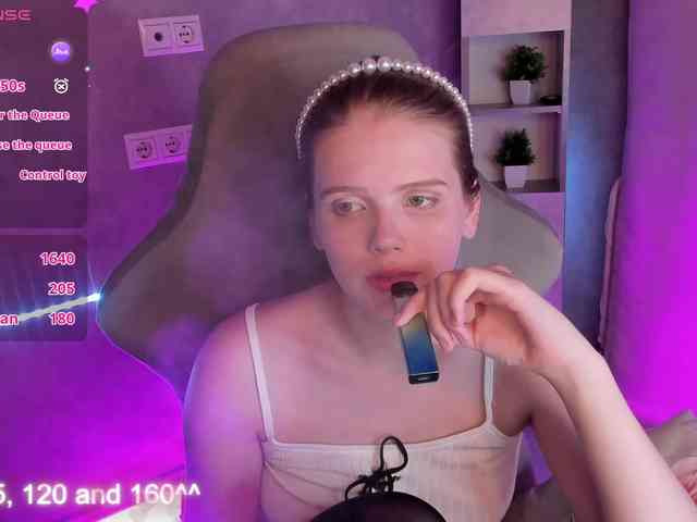 Alisa-Allison webcam