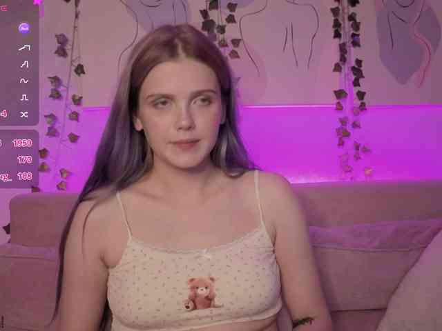 Alisa-Allison webcam