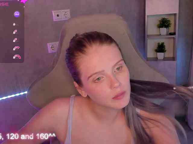 Alisa-Allison webcam