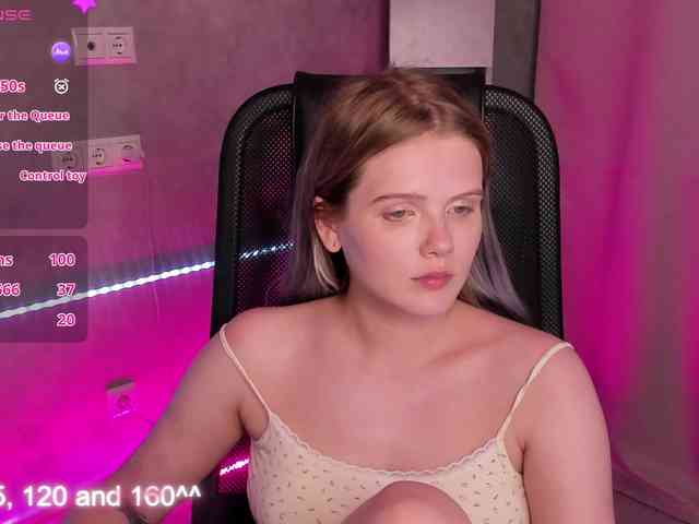 Alisa-Allison webcam