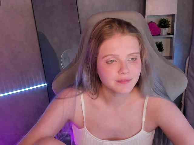 Alisa-Allison webcam