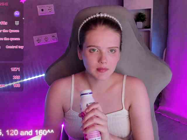 Alisa-Allison webcam