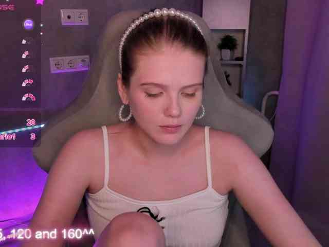 Alisa-Allison webcam