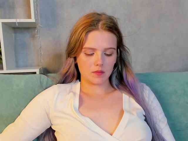 Alisa-Allison webcam