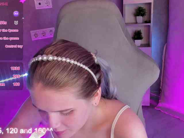Alisa-Allison webcam