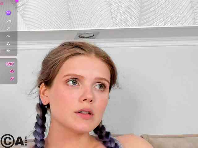 Alisa-Allison webcam