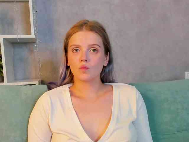 Alisa-Allison webcam