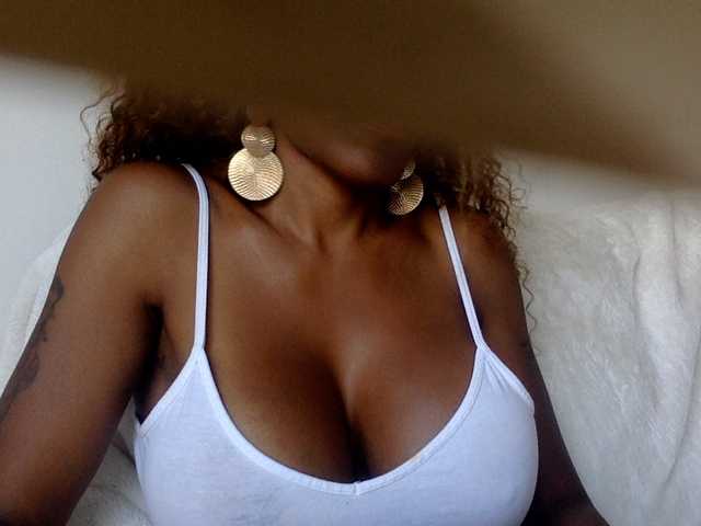 juicylayla live webcam show