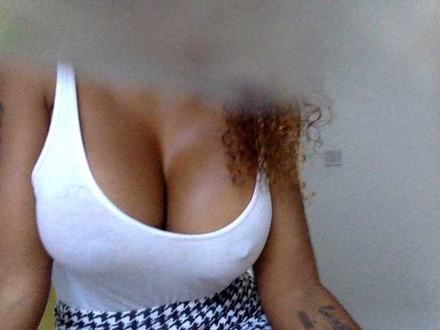 juicylala live cam on BongaCams
