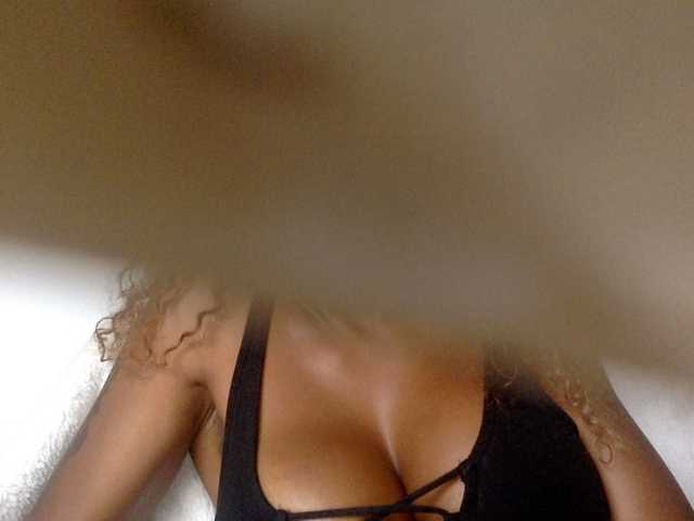 juicylala live cam on BongaCams