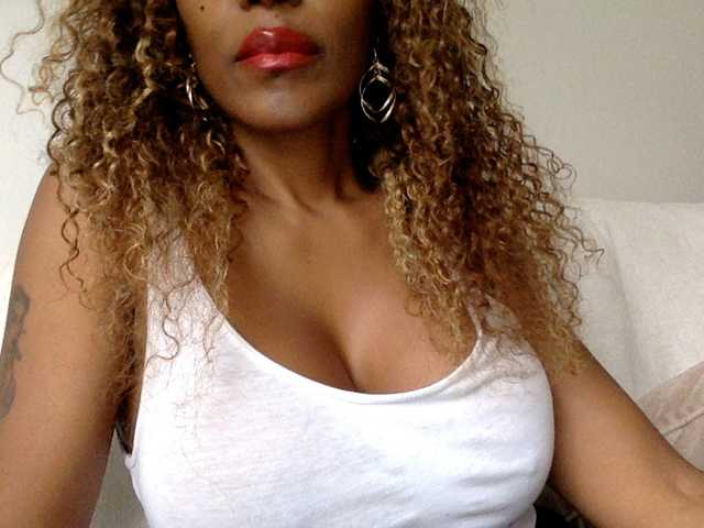juicylala live cam on BongaCams