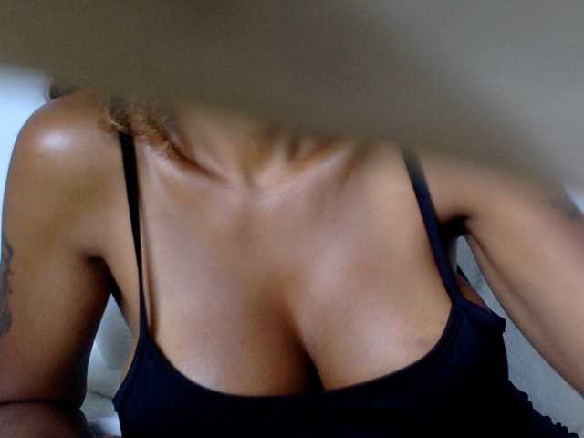 juicylala live cam on BongaCams