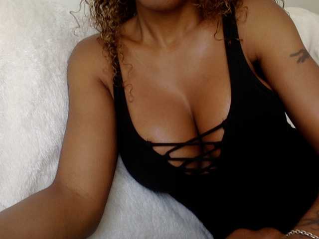 juicylayla live cam preview