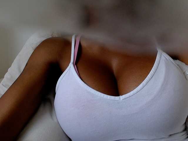 juicylala live cam on BongaCams