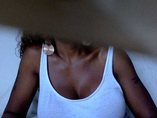 juicylala live cam on BongaCams