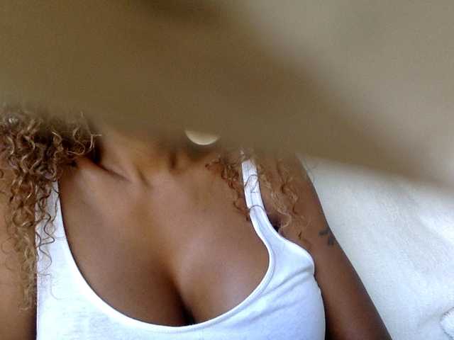 juicylala live cam on BongaCams