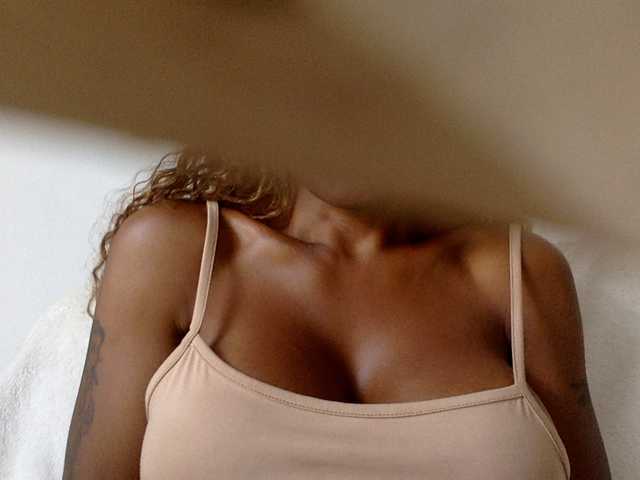juicylala live cam on BongaCams