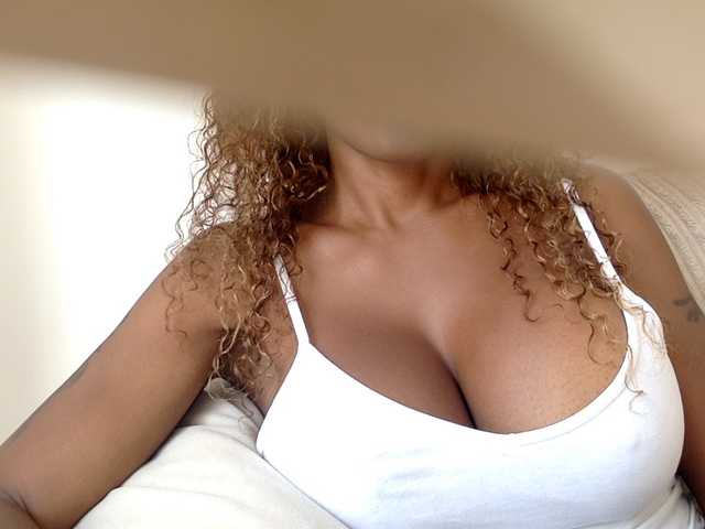 juicylayla live webcam show