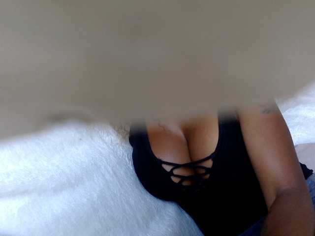 juicylayla live webcam show