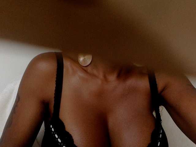 juicylala live cam on BongaCams