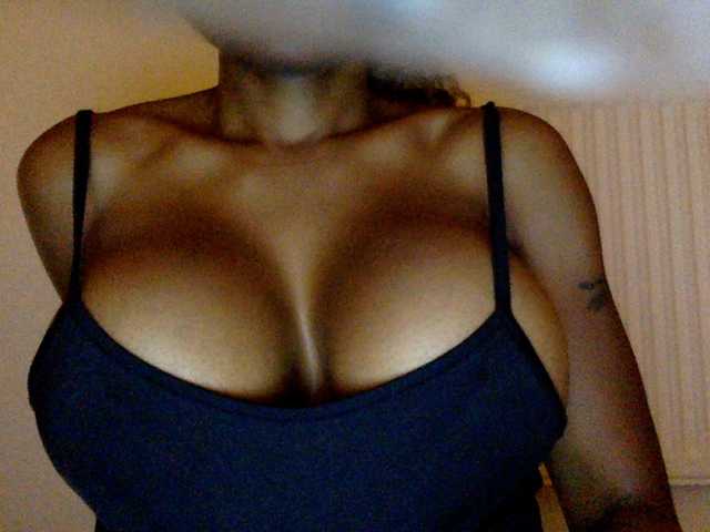 juicylala live webcam show