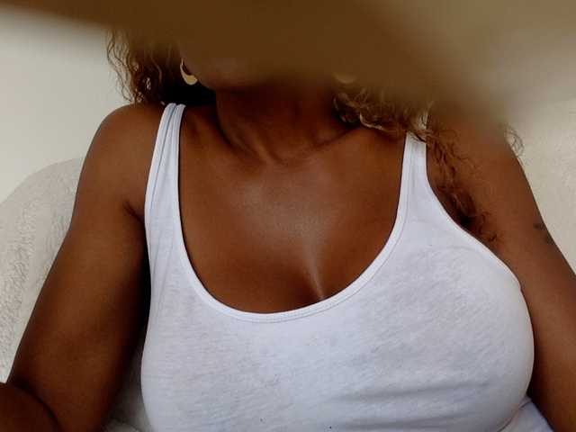 juicylala live cam on BongaCams