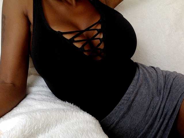 juicylayla live webcam show
