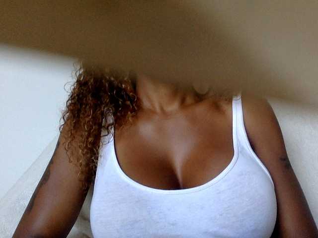 juicylala live cam on BongaCams