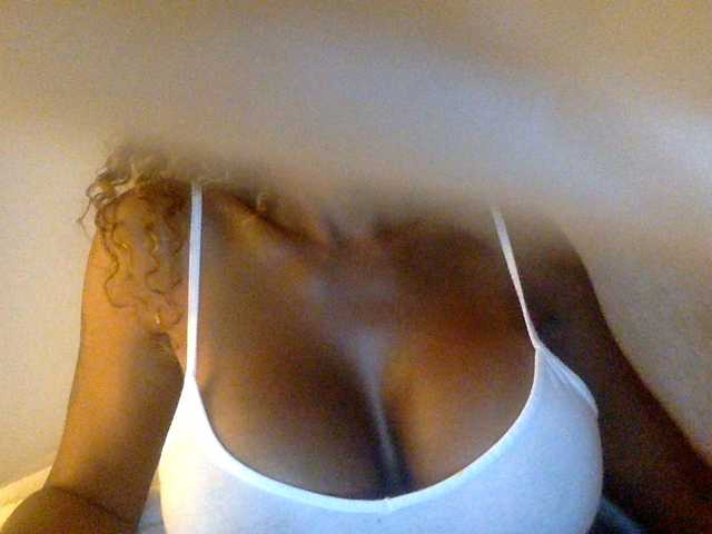 juicylayla live webcam show