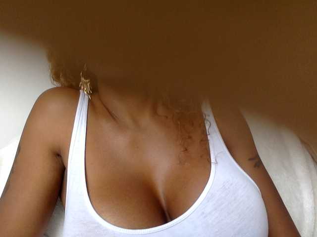 juicylala live cam on BongaCams