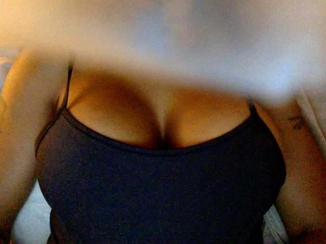 juicylala live cam on BongaCams