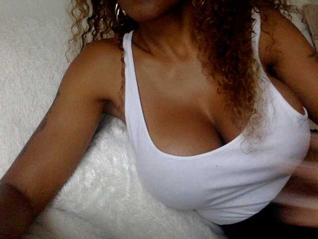 juicylayla live cam preview