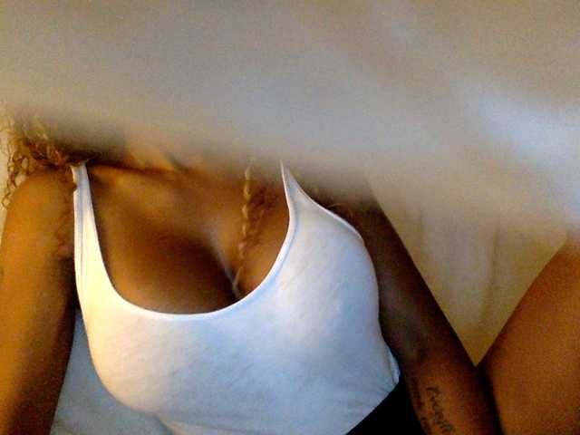 juicylala live cam on BongaCams