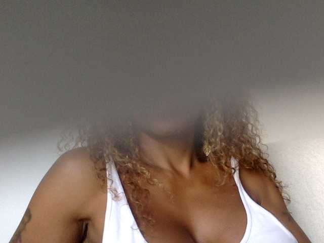 juicylayla live cam preview
