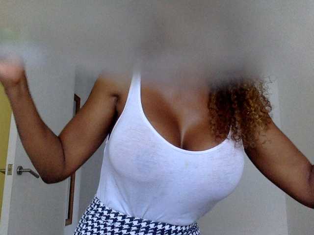 juicylala live cam on BongaCams