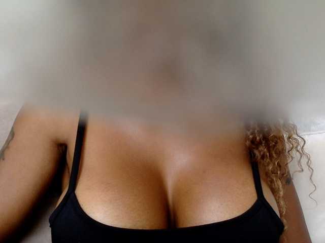 juicylala live cam on BongaCams