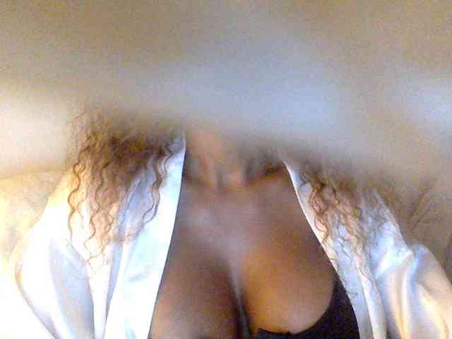 Model: juicylayla
