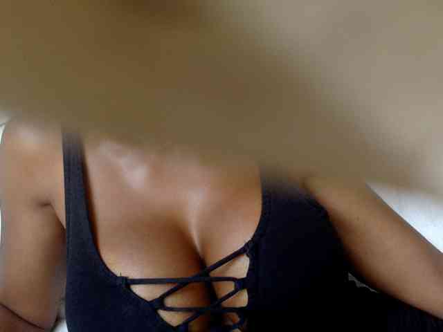 Model: juicylayla