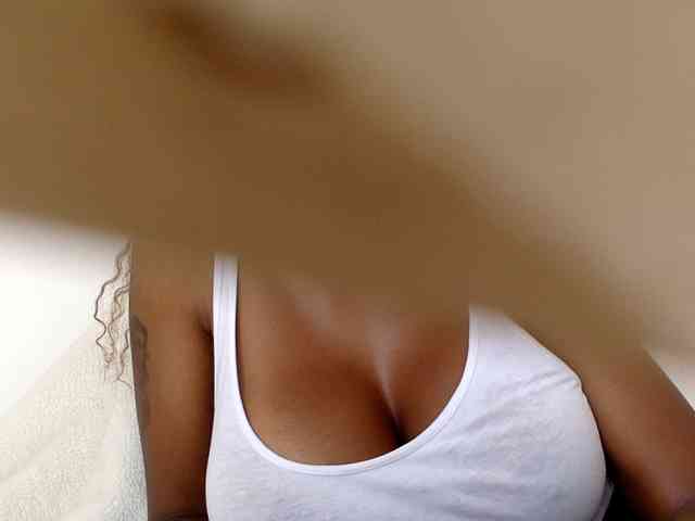 Model: juicylayla
