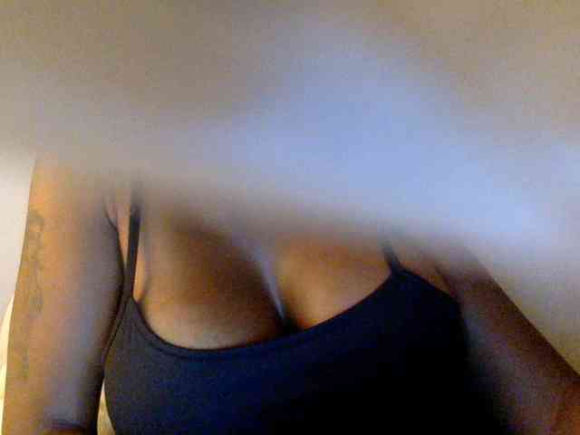 Model: juicylayla