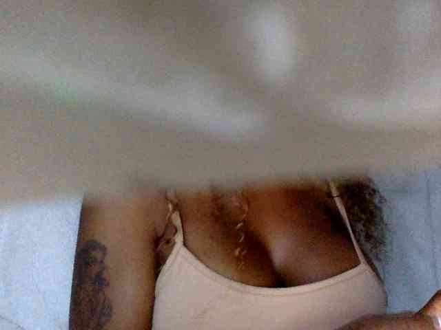 Model: juicylayla