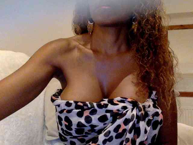 juicylayla