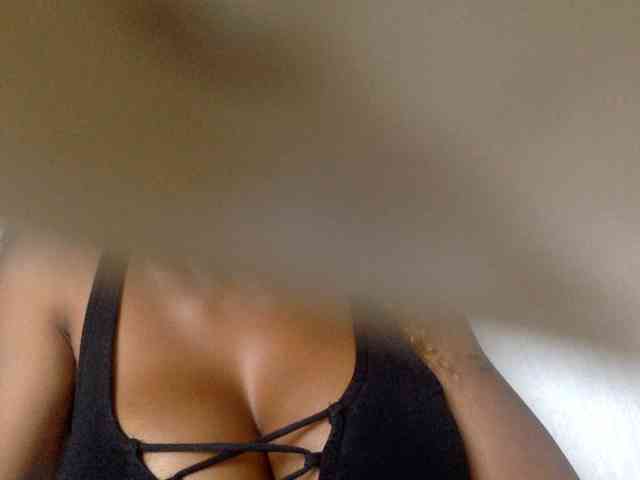 Model: juicylayla