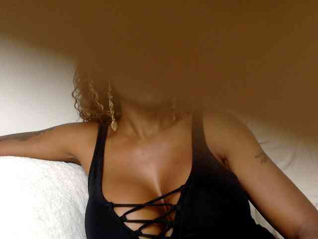 Model: juicylayla