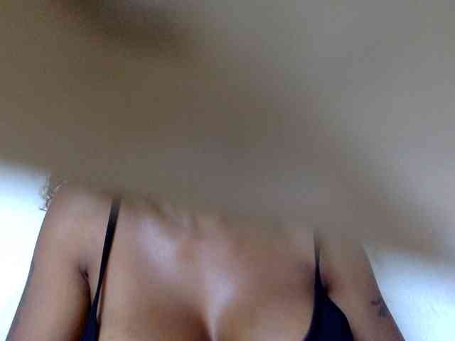 Model: juicylayla