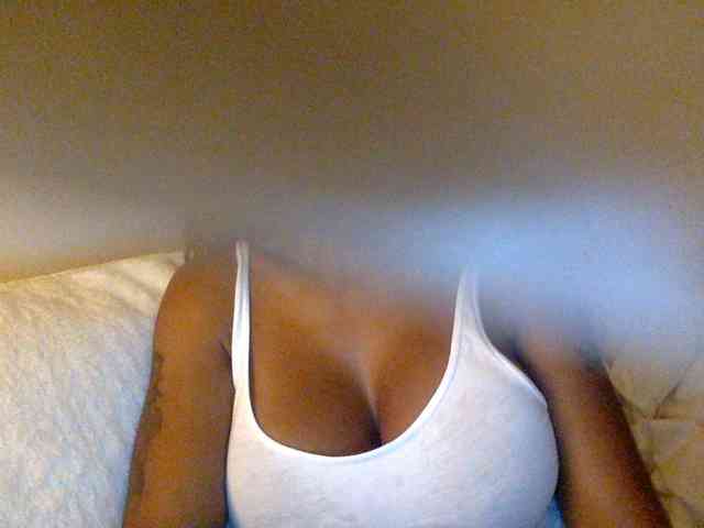 Model: juicylayla