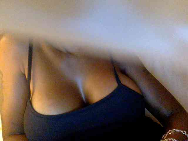 Model: juicylayla