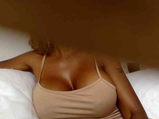 Model: juicylayla