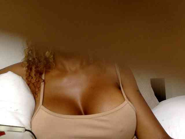 Model: juicylayla
