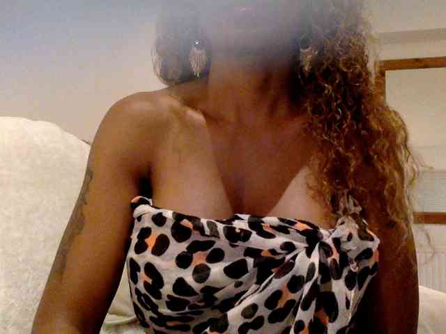 juicylayla